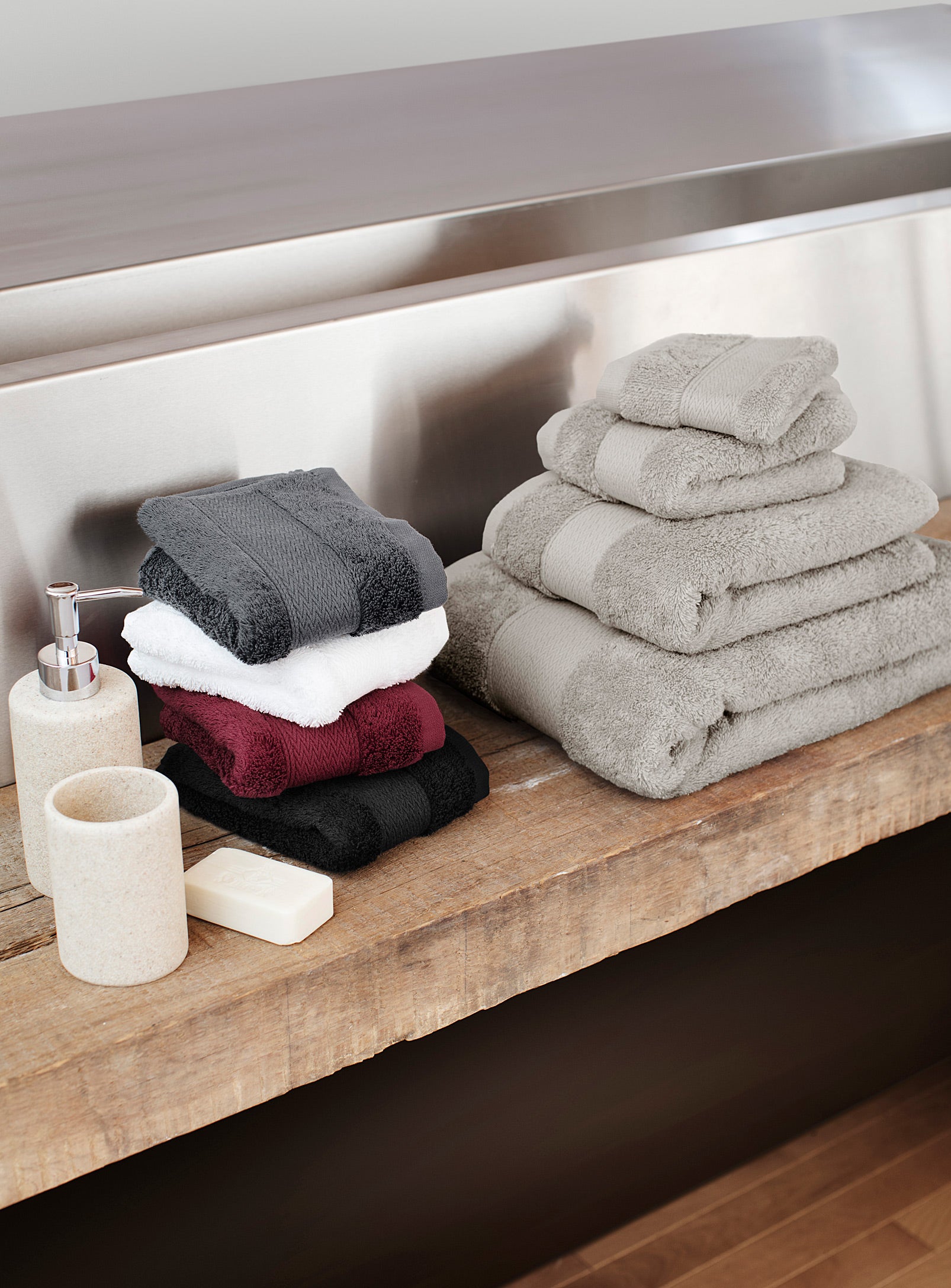 Exotic bird decorative jar